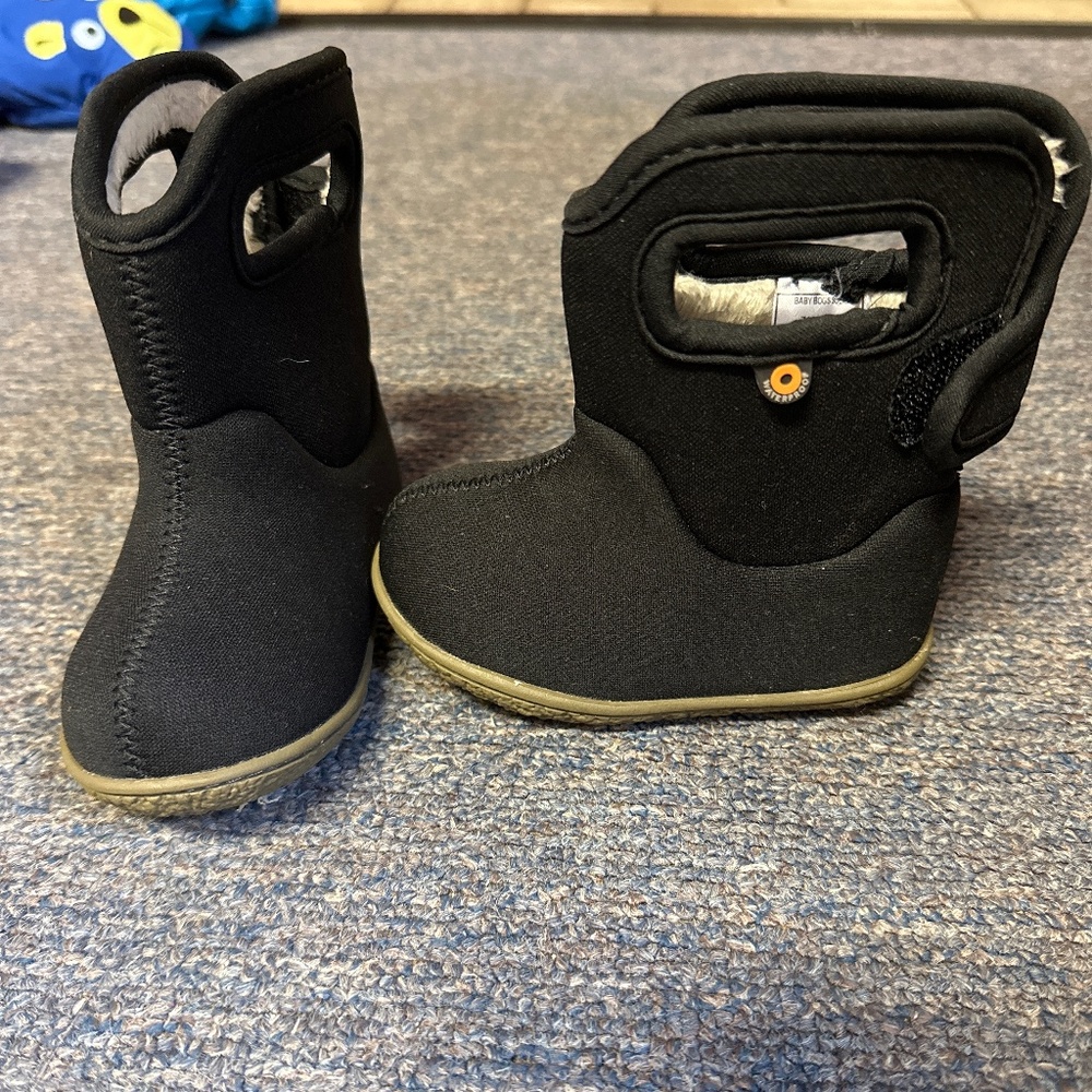 Bogs toddler size 4